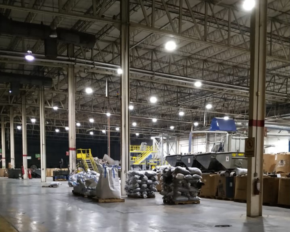 H3 UFO light in the logistics warehouse