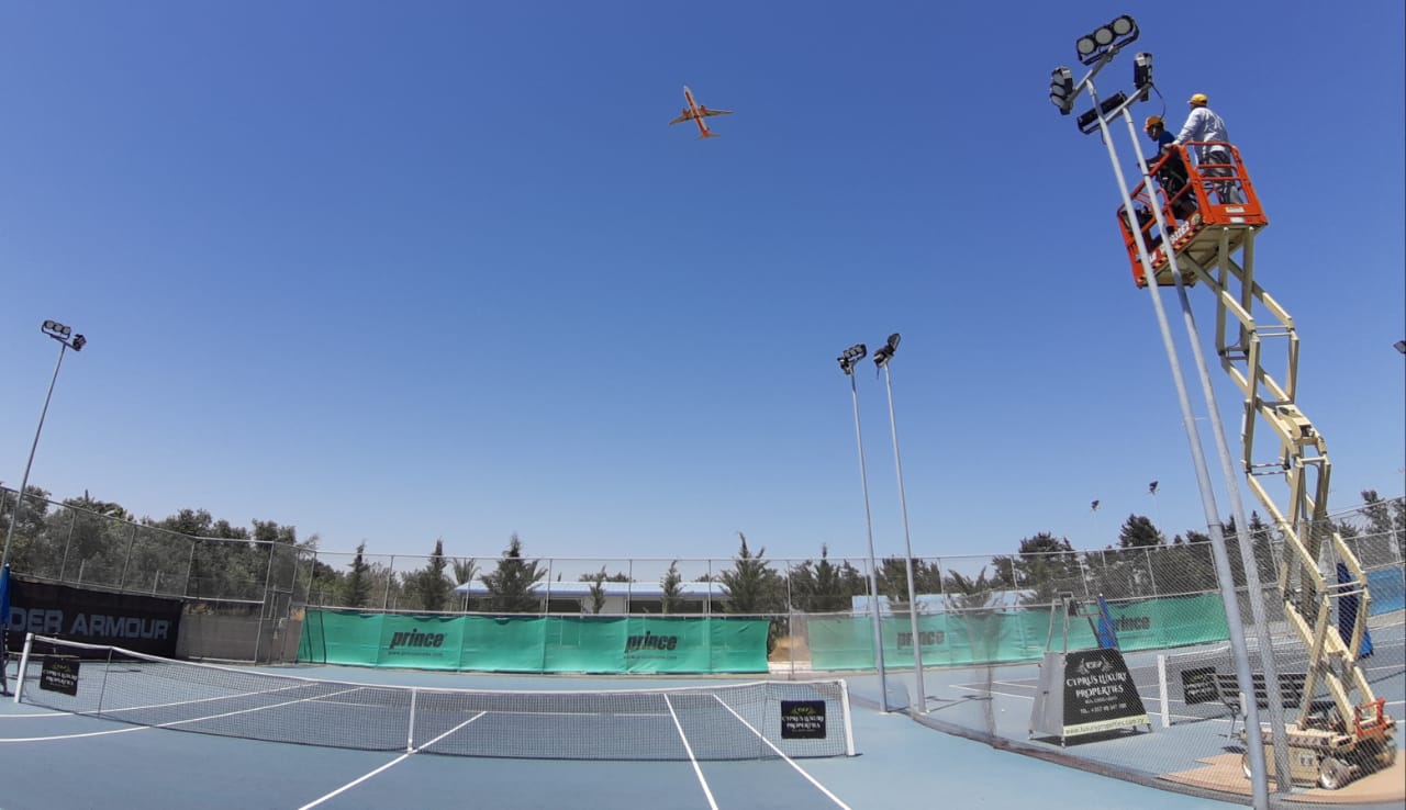 320w hi-robot for tennis court